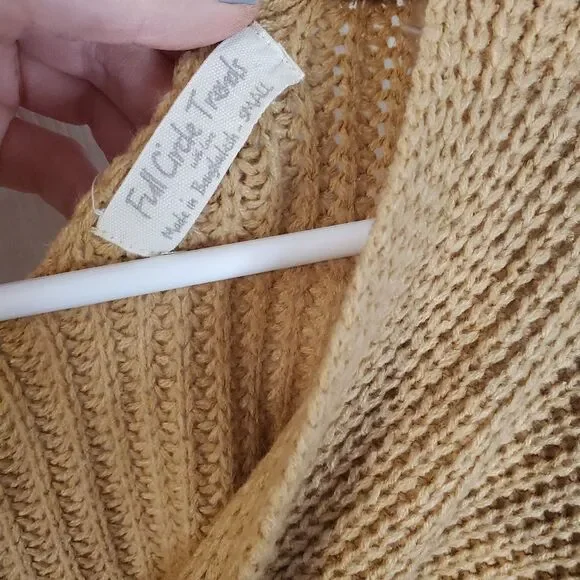 Colorblock Knit Vneck Sweater - Picture 2 of 6